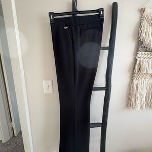 Anne Klein Black Crepe Pants. size L